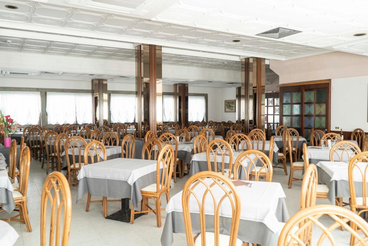 Hotel President Lido di Jesolo Buitenkant foto