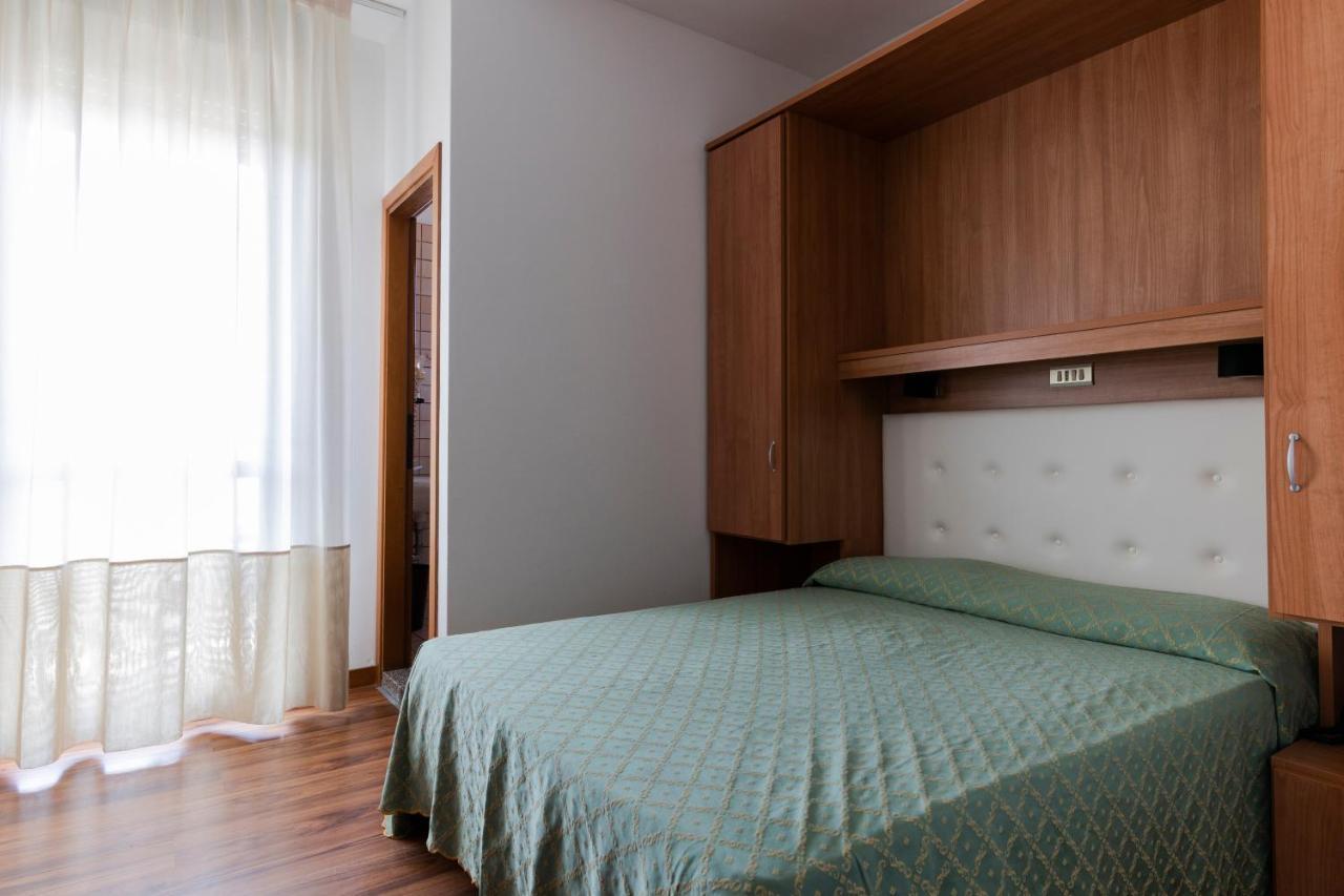 Hotel President Lido di Jesolo Buitenkant foto