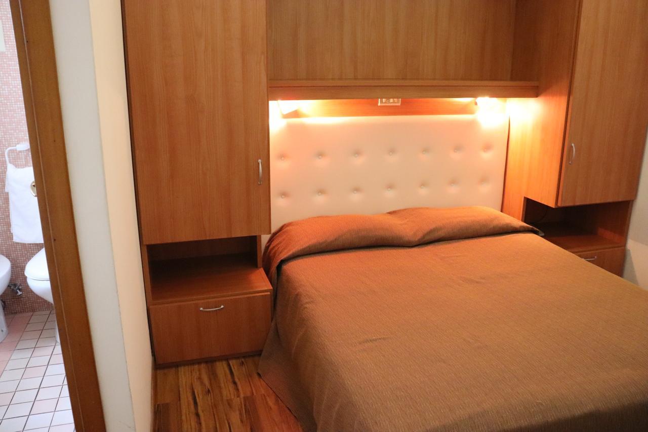 Hotel President Lido di Jesolo Buitenkant foto
